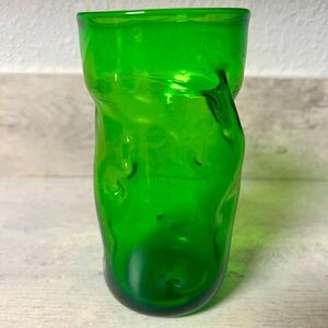 ✨SOLD✨ Blenko Hand Blown Emerald Green Pinched Glass Vase
